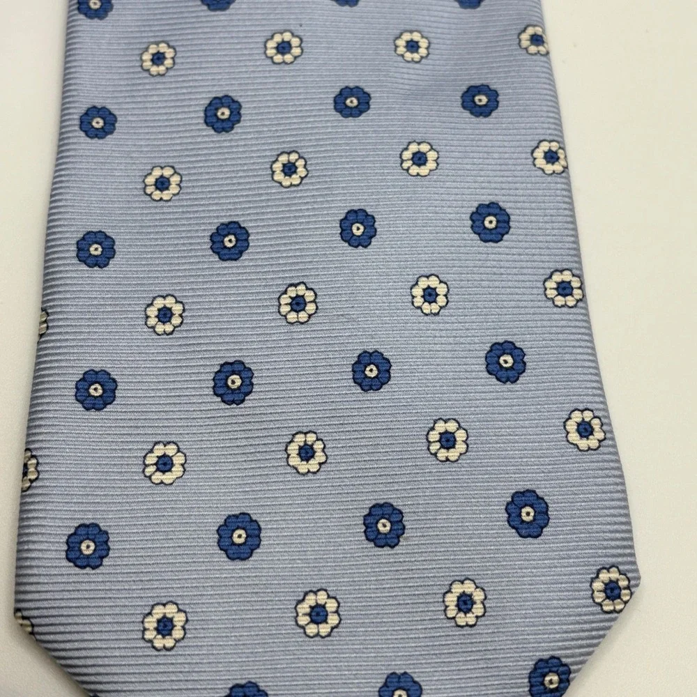 Banana Republic Mens Light Blue Floral Silk Tie Made‎ in USA